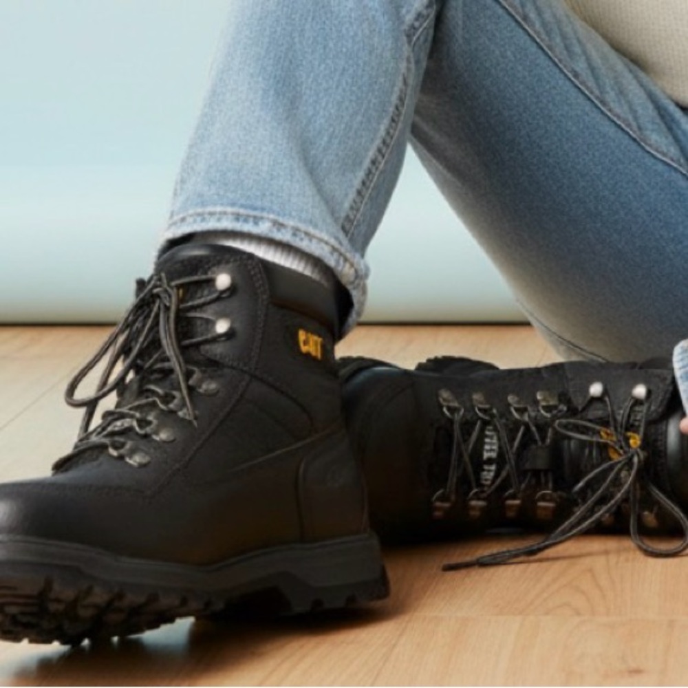 Caterpillar Men's Black Rugged Boots in mint condition…